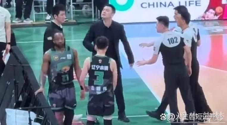 四川男篮因观众干扰比赛被处罚