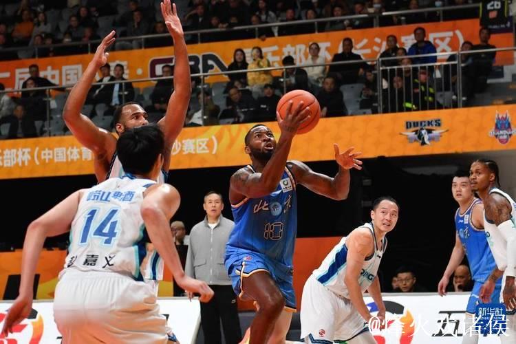 CBA俱乐部杯：青岛崂山啤酒大胜北京北汽
